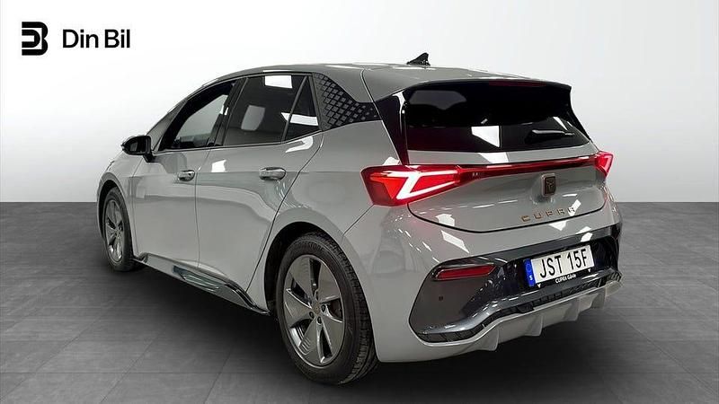 Begagnad Cupra Born 169 kW (231 HK) 2023 Vapor grey Halvkombi
