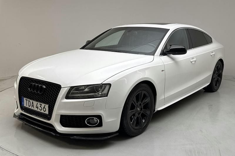 Vit Begagnad 2010 Audi A5 Sportback S-Line | 96 000 kr - Bild 1/4