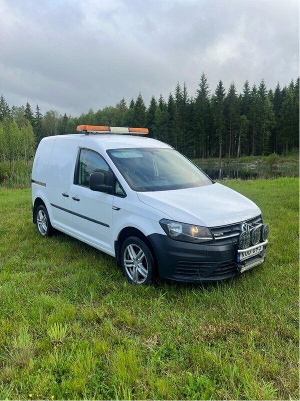 Vit Begagnad 2016 VW Caddy Minibuss | 110 000 kr (Superpris) - Bild 1/4