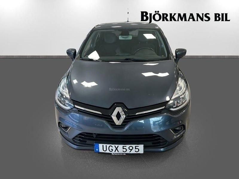 Begagnad Renault Clio IV Intens 90 HK (66 kW) 2018 Grå Halvkombi