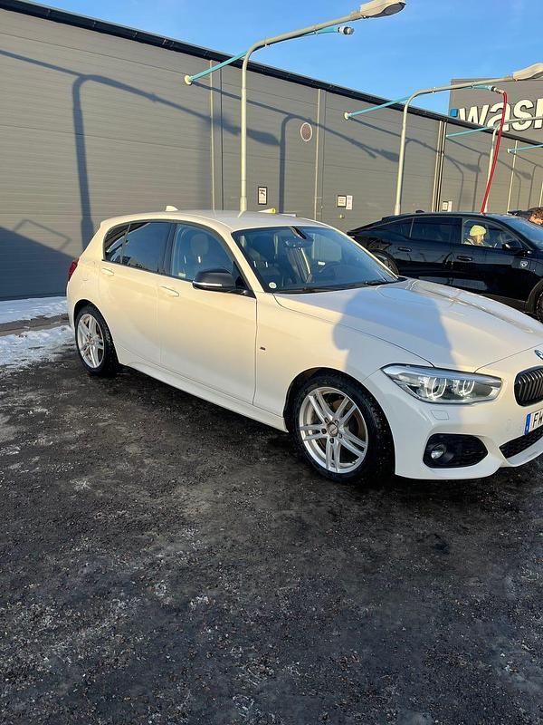 Begagnad BMW 118 136 HK (100 kW) 2019 Halvkombi