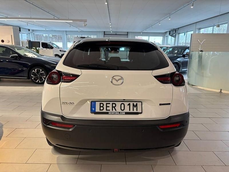 Begagnad Mazda MX30 Exclusive-Line 105 kW (143 HK) 2022 Arctic white (solid) SUV