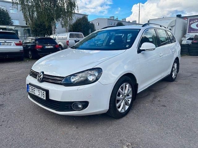Vit Begagnad 2010 VW Golf Kombi | 35 000 kr (Marknadspris) - Bild 1/4
