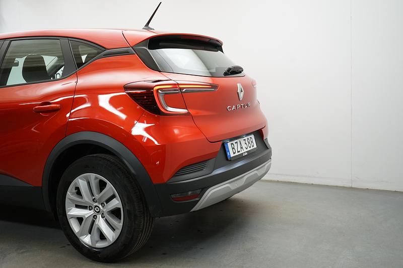 Begagnad Renault Captur Zen 91 HK (66 kW) 2022 Röd SUV