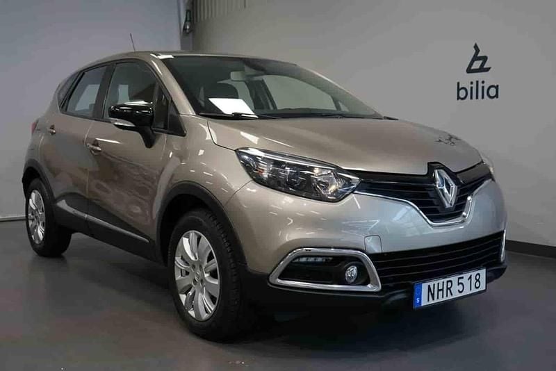 Ljusbrun Begagnad 2016 Renault Captur Expression SUV | 109 900 kr (Bra pris) - Bild 1/1
