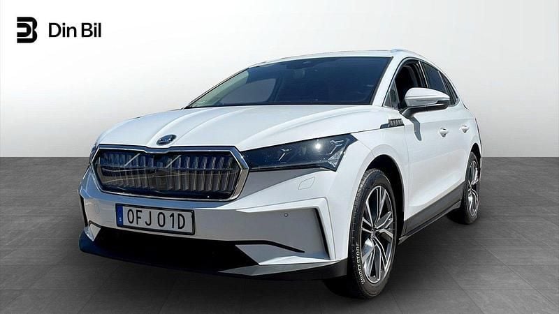 Vit Begagnad 2023 Skoda Enyaq iV SUV | 384 900 kr (Marknadspris) - Bild 1/4