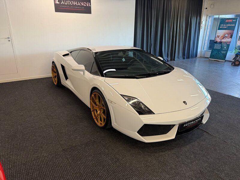 Begagnad Lamborghini Gallardo 561 HK (412 kW) 2009 Vit Sportkupé