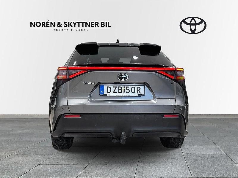 Begagnad Toyota bZ4X Style 2023 Silver SUV