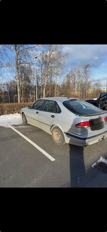 Begagnad 2003 Saab 9-3 | 12 000 kr (Superpris) - Bild 1/4