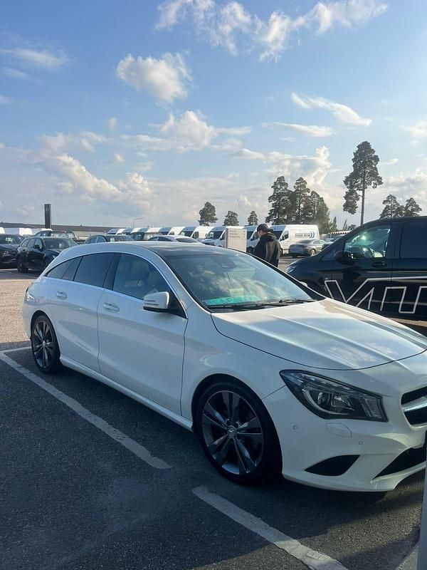 Begagnad Mercedes CLA250 Shooting Brake 211 HK (155 kW) 2015 Kombi