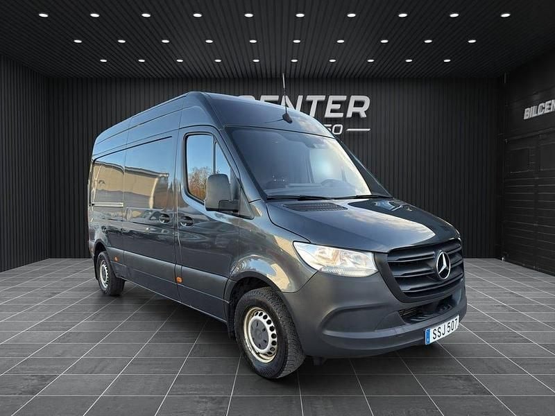 Grå Begagnad 2019 Mercedes Sprinter Van | 249 900 kr (Bra pris) - Bild 1/4