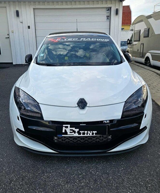 Vit Begagnad 2010 Renault Mégane Coupé R.S. Sportkupé | 189 900 kr - Bild 1/4