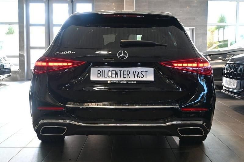 Begagnad Mercedes C300 AMG 313 HK (230 kW) 2023 Svart Kombi
