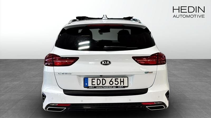 Begagnad Kia Ceed Advance 105 HK (77 kW) 2020 Vit Halvkombi