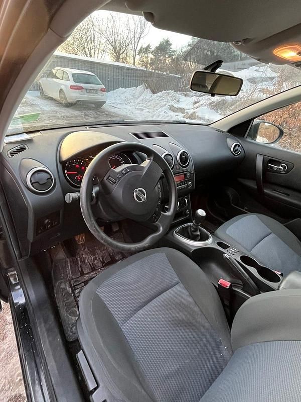 Begagnad Nissan Qashqai 130 HK (95 kW) 2012 SUV