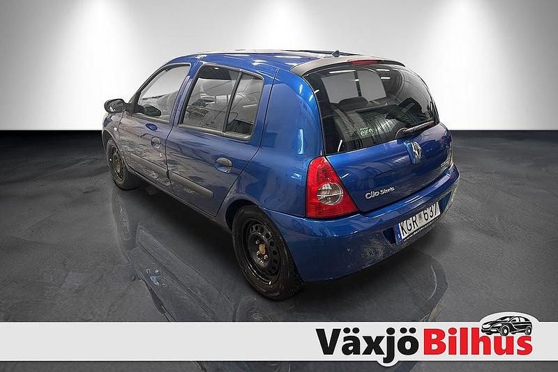 Begagnad Renault Clio II 75 HK (55 kW) 2007 Blå Halvkombi