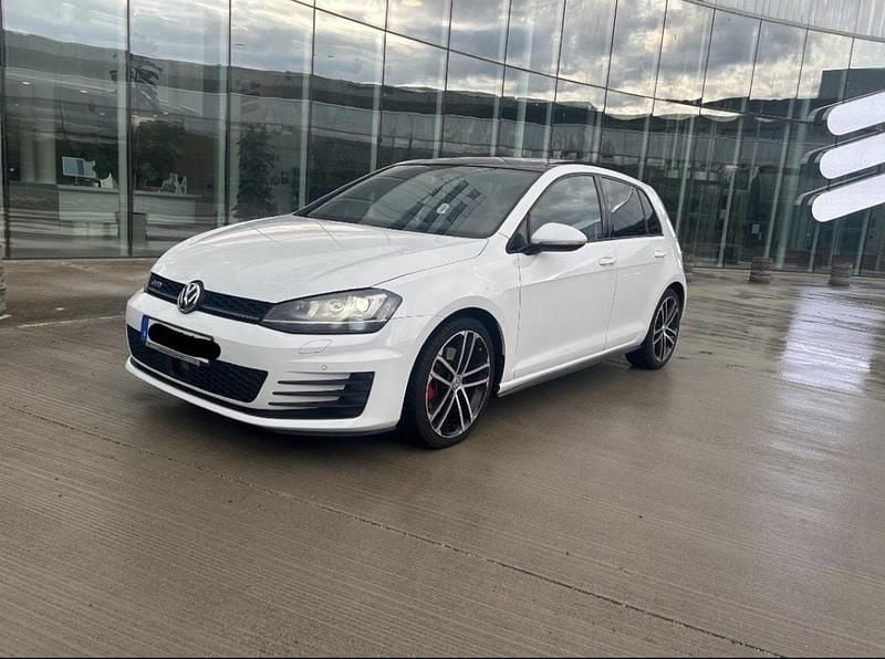 Vit Begagnad 2014 VW Golf VII GTD Halvkombi | 177 900 kr (Lite dyr) - Bild 1/4