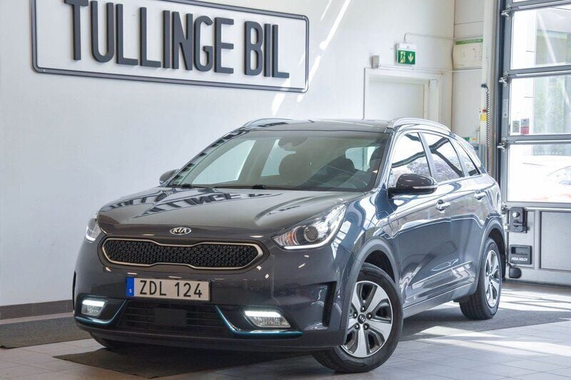 Grå Begagnad 2017 Kia Niro Advance SUV | 184 900 kr (Marknadspris) - Bild 1/4