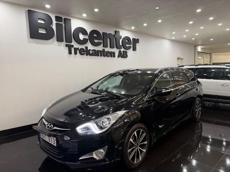 Svart Begagnad 2011 Hyundai i40 Select Kombi | 69 900 kr (Marknadspris) - Bild 1/4