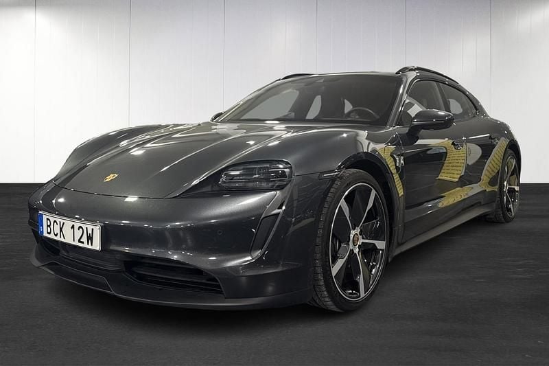 Begagnad 2023 Porsche Taycan Sport Turismo Halvkombi | 749 900 kr (Superpris) - Bild 1/4