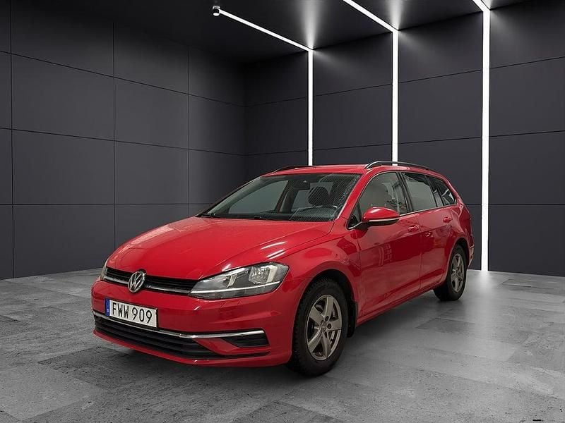 Röd Begagnad 2018 VW Golf VII Kombi | 89 900 kr (Superpris) - Bild 1/4