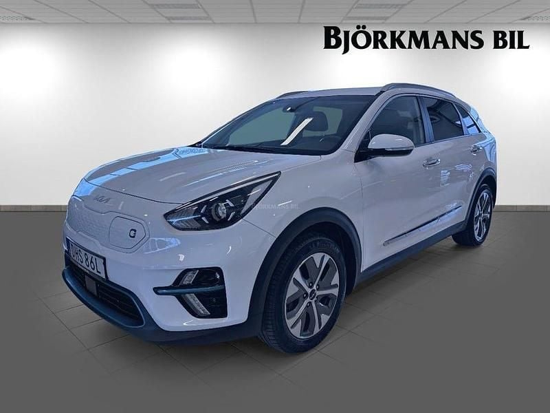 Vit Begagnad 2022 Kia e-Niro Advance SUV | 259 000 kr (Bra pris) - Bild 1/4