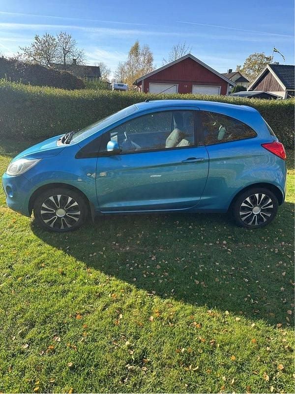 Blå Begagnad 2010 Ford Ka Halvkombi | 15 000 kr (Marknadspris) - Bild 1/4