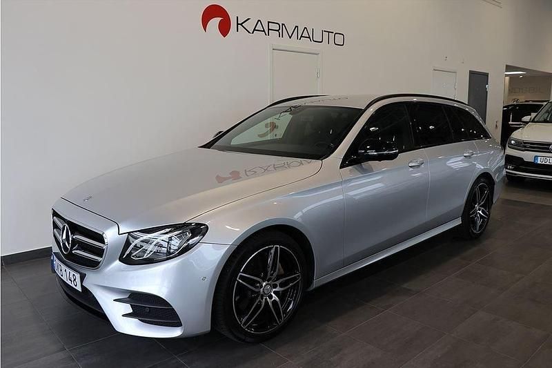 Silver Begagnad 2016 Mercedes E220 AMG line Kombi | 289 900 kr (Lite dyr) - Bild 1/4