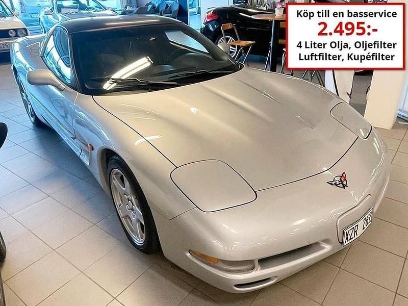 Begagnad Chevrolet Corvette 345 HK (253 kW) 1998 Silver Sportkupé