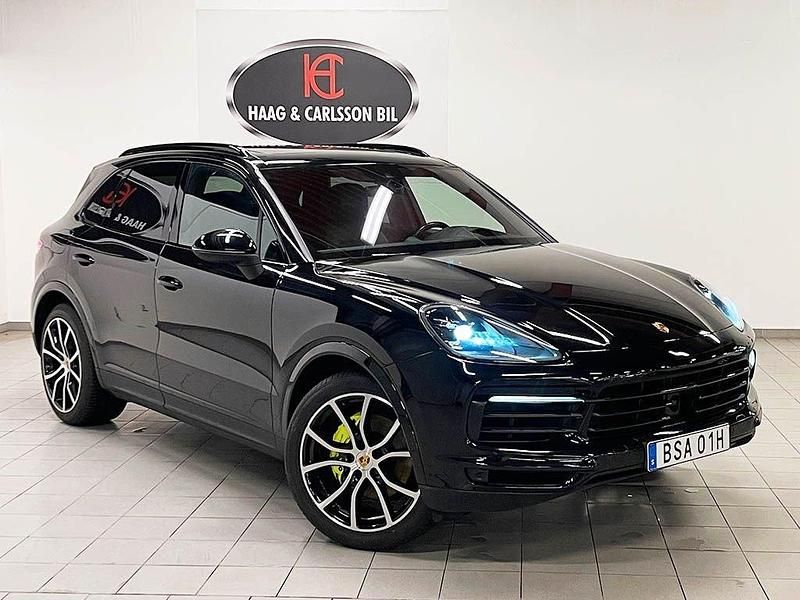 Svart Begagnad 2020 Porsche Cayenne SUV | 695 000 kr (Marknadspris) - Bild 1/4