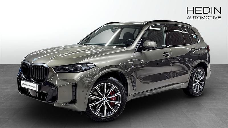 Grön Ny 2025 BMW X5 M Sport SUV | 1 038 700 kr (Marknadspris) - Bild 1/4
