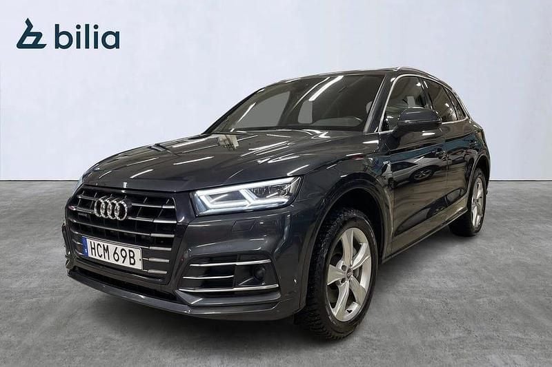 Grå Begagnad 2020 Audi Q5 Ambiente SUV | 337 900 kr (Marknadspris) - Bild 1/4