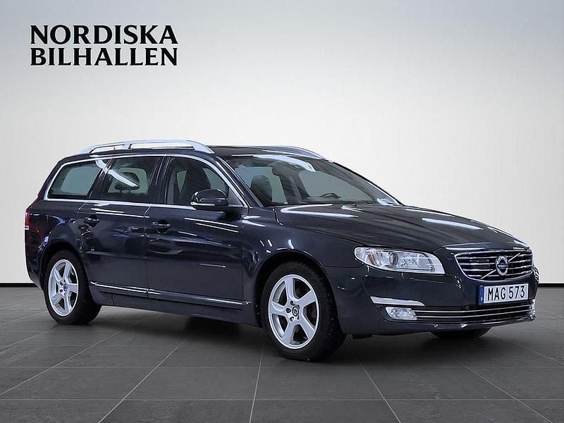 Grå Begagnad 2015 Volvo V70 Standard Kombi | 119 795 kr (Marknadspris) - Bild 1/4