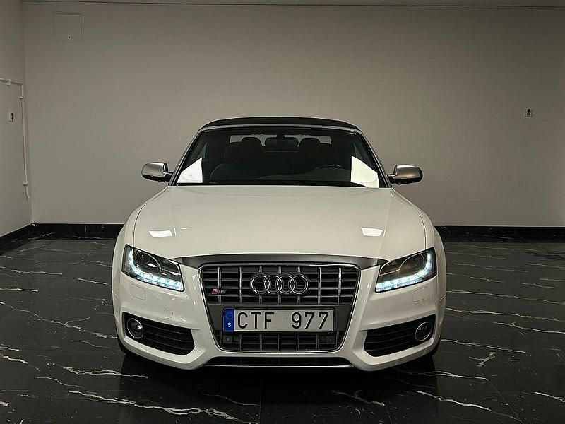 Begagnad Audi Cabriolet 333 HK (244 kW) 2009 Vit Cab