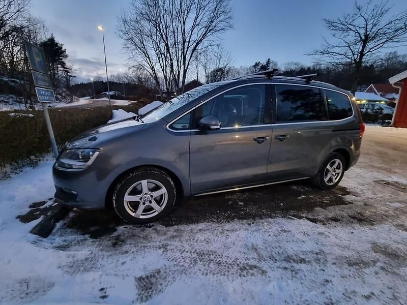 Begagnad VW Sharan 150 HK (110 kW) 2012 Indium grå Minibuss