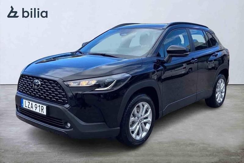Svart Begagnad 2025 Toyota Corolla Cross SUV | 369 900 kr - Bild 1/1