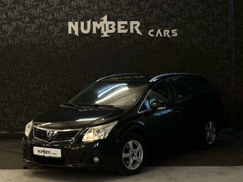 Svart Begagnad 2010 Toyota Avensis Business Edition Kombi | 64 900 kr (Marknadspris) - Bild 1/4