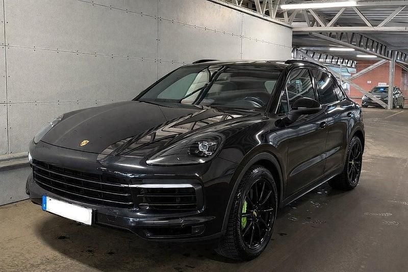 Begagnad Porsche Cayenne S E-Hybrid Sport 462 HK (339 kW) 2018 Svart SUV