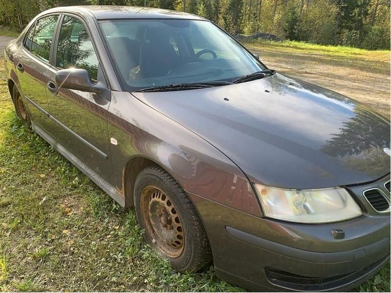 Begagnad 2005 Saab 9-3 Linear Sedan | 3 000 kr - Bild 1/4