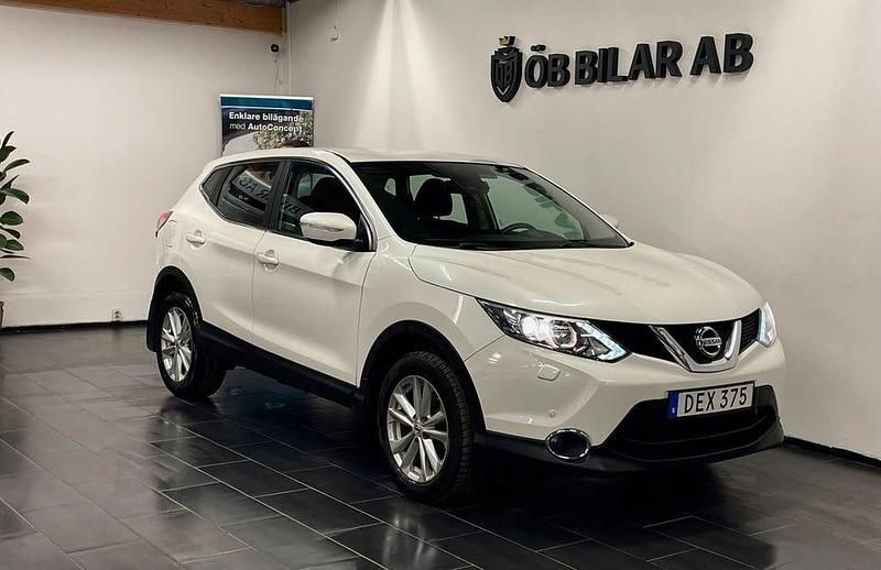 Vit Begagnad 2014 Nissan Qashqai SUV | 119 900 kr (Lite dyr) - Bild 1/4