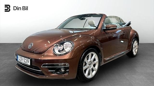 Brun Begagnad 2018 VW Beetle Design Cab | 289 900 kr (Marknadspris) - Bild 1/4