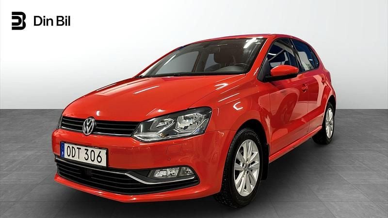 Flash red Begagnad 2016 VW Polo Comfortline Halvkombi | 94 900 kr (Marknadspris) - Bild 1/4