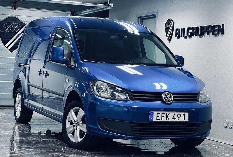 Blå Begagnad 2014 VW Caddy Maxi Minibuss | 109 000 kr (Marknadspris) - Bild 1/4