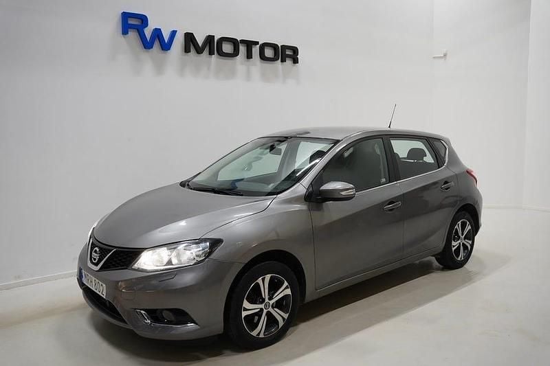 Begagnad Nissan Pulsar 116 HK (85 kW) 2015 Grå Halvkombi