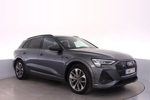 Daytonagrå pärleffekt Begagnad 2020 Audi e-tron S-Line SUV | 369 000 kr (Superpris) - Bild 1/3