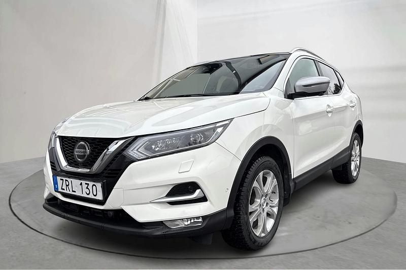 Vit Begagnad 2018 Nissan Qashqai 360º SUV | 159 000 kr (Marknadspris) - Bild 1/4
