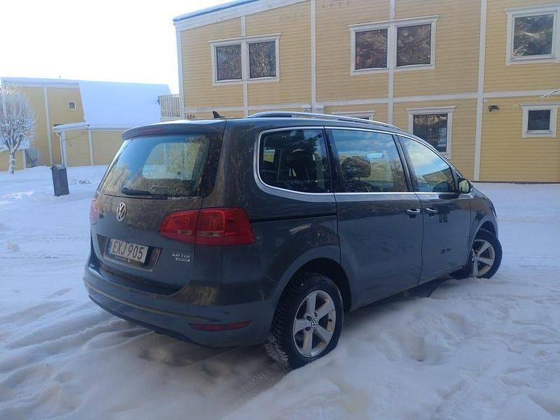 Begagnad VW Sharan 140 HK (102 kW) 2015 Minibuss