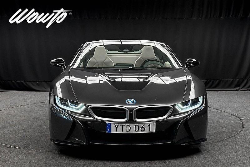 Begagnad BMW i8 Shadowline 374 HK (275 kW) 2018 Grå Sportkupé