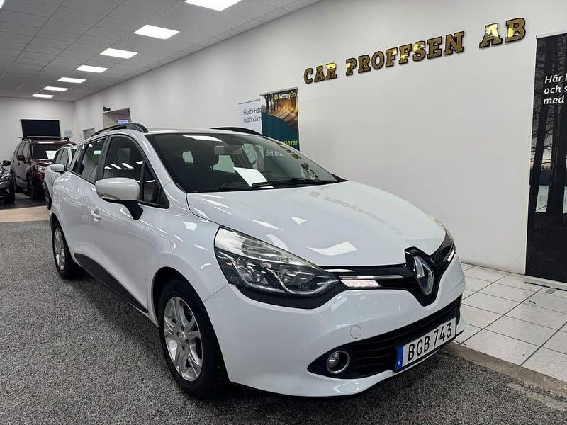 Vit Begagnad 2016 Renault Clio GrandTour Expression Kombi | 84 900 kr (Lite dyr) - Bild 1/4