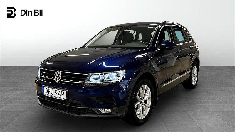 Blå (atlantic blue metallic) Begagnad 2019 VW Tiguan Comfortline SUV | 239 800 kr (Marknadspris) - Bild 1/4